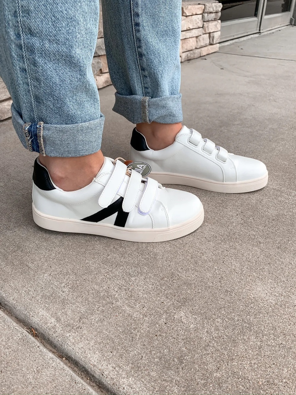 Mia Izzie Sneaker - Women's